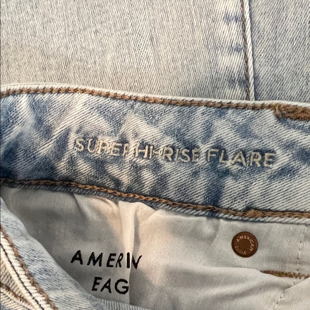 AE Light Wash Jeans - Picture 5 of 6